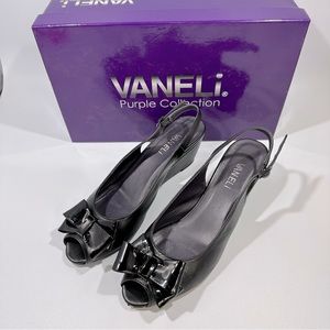 Vaneli Wendie Women’s Black Leather Bow Peep Toe Sling Back Wedge 7 1/2 N